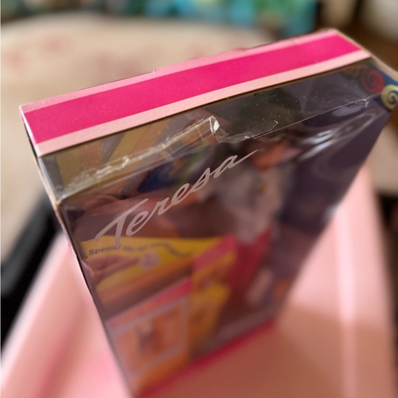 Barbie Teresa Secret Messages Doll - Picture 4 of 6
